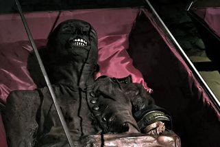 Do Klatov za historií i pod zem. Katakomby ukrývají unikátní pohřebiště - Novinky